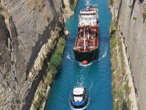 navigazione sul Canale di Corinto